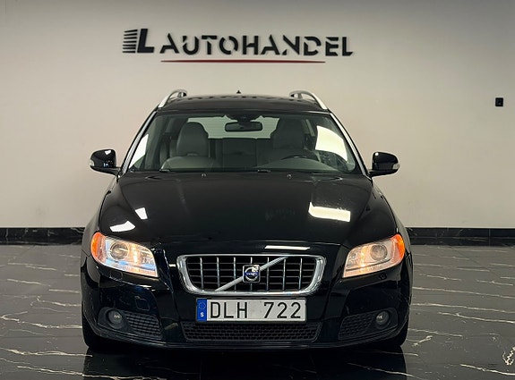 Volvo V70 2 of 18