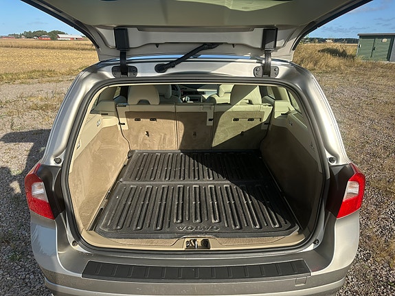 Volvo V70 9 of 14