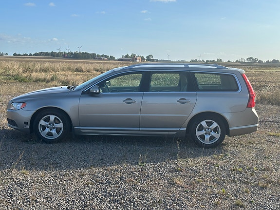 Volvo V70 4 of 14