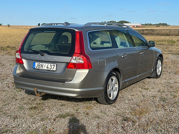 Volvo V70 7 of 14