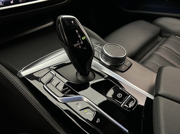 BMW 530e 28 of 30