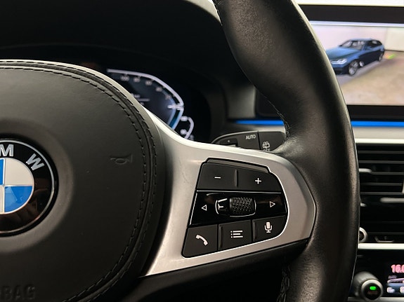 BMW 530e 19 of 30