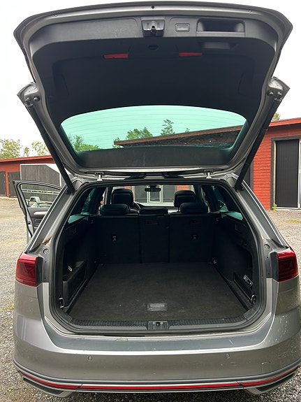 Volkswagen Passat Alltrack 8 of 14