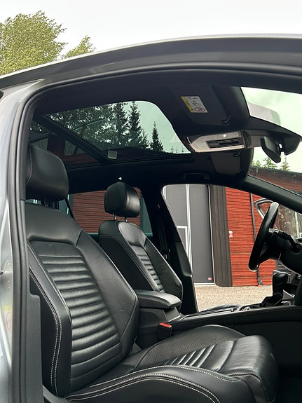 Volkswagen Passat Alltrack 10 of 14