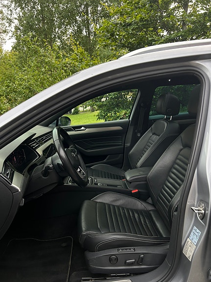 Volkswagen Passat Alltrack 5 of 14