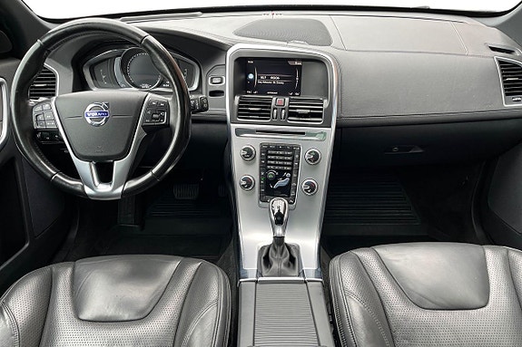 Volvo XC60 15 of 30