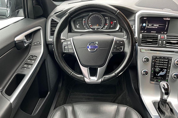 Volvo XC60 16 of 30