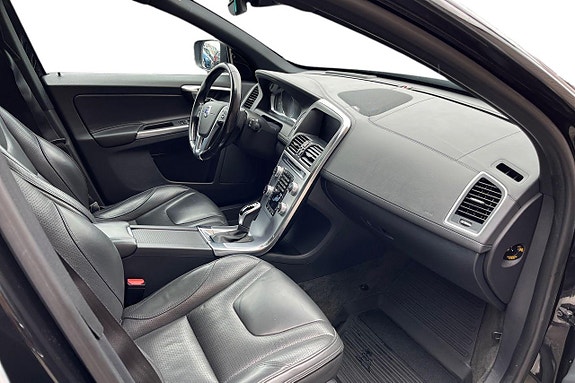 Volvo XC60 17 of 30