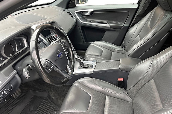 Volvo XC60 14 of 30