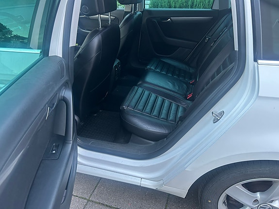 Volkswagen Passat 8 of 11