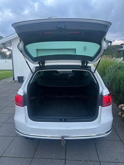 Volkswagen Passat 9 of 11