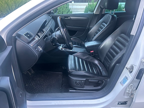 Volkswagen Passat 11 of 11