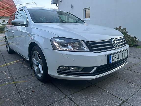 Volkswagen Passat 2 of 11
