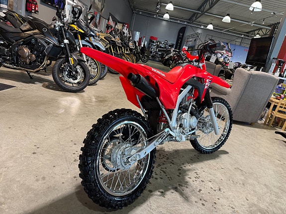 Honda CRF125F 3 of 12