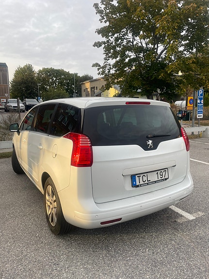 Peugeot 5008 4 of 7
