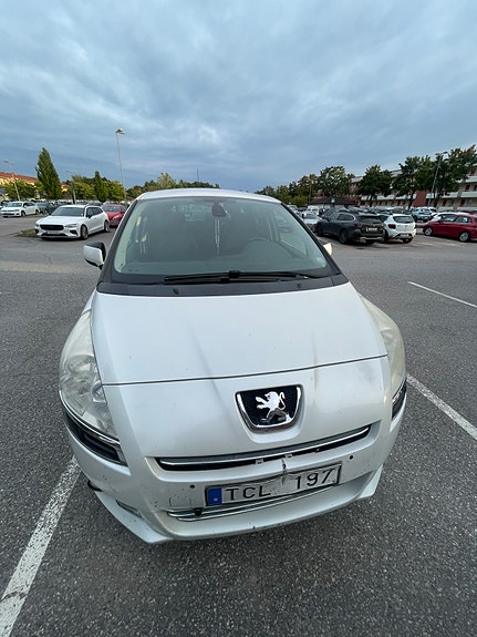 Peugeot 5008 5 of 7