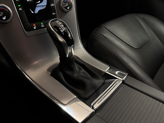 Volvo XC60 15 of 26