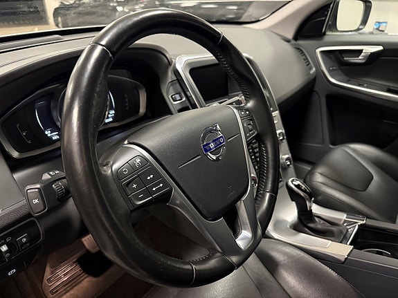 Volvo XC60 4 of 26