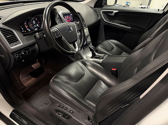 Volvo XC60 9 of 26