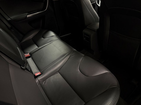 Volvo XC60 8 of 26