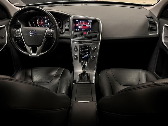 Volvo XC60 11 of 26