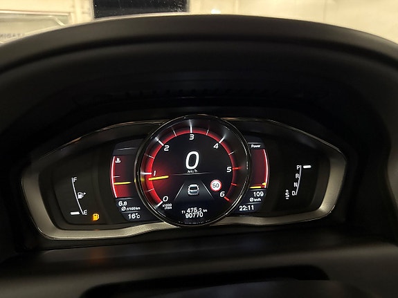 Volvo XC60 3 of 26