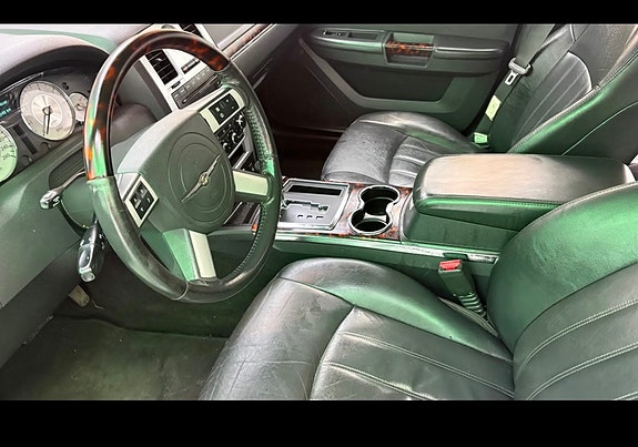 Chrysler 300C 3 of 4