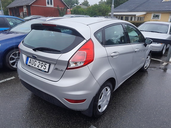 Ford Fiesta 3 of 5