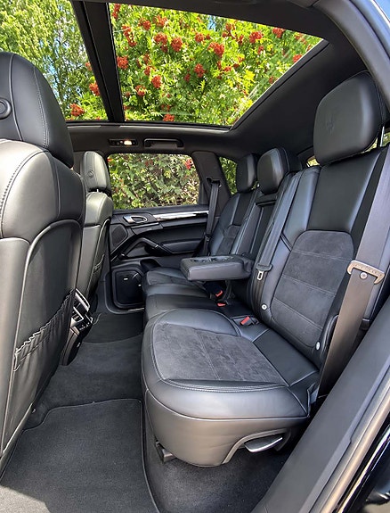 Porsche Cayenne 7 of 7