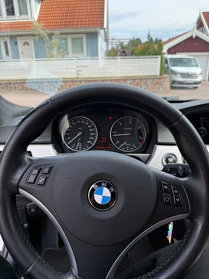 BMW 320d 8 of 23