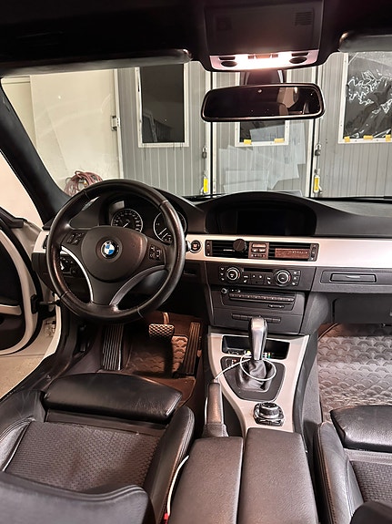 BMW 320d 3 of 23