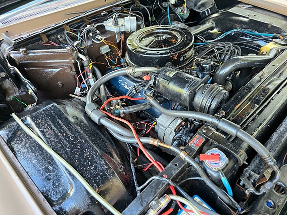 Cadillac Deville 14 of 19