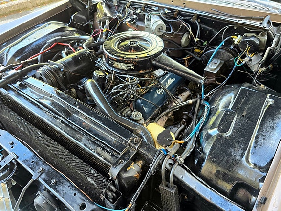 Cadillac Deville 13 of 19