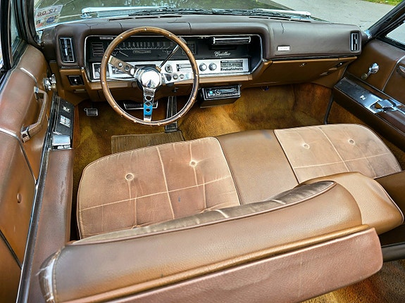 Cadillac Deville 15 of 19