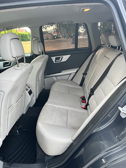 Mercedes-Benz GLK220 8 of 9