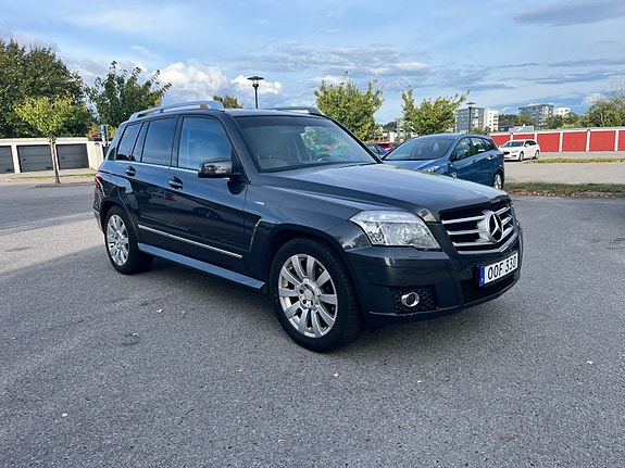 Mercedes-Benz GLK220 3 of 9