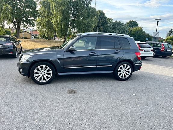 Mercedes-Benz GLK220 4 of 9