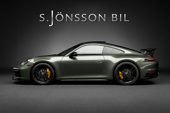 Porsche 911 Carrera 4 GTS 4 of 27