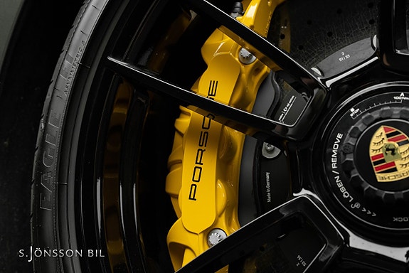 Porsche 911 Carrera 4 GTS 12 of 27