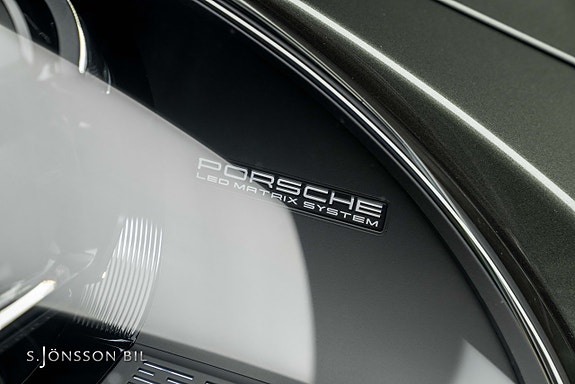 Porsche 911 Carrera 4 GTS 14 of 27