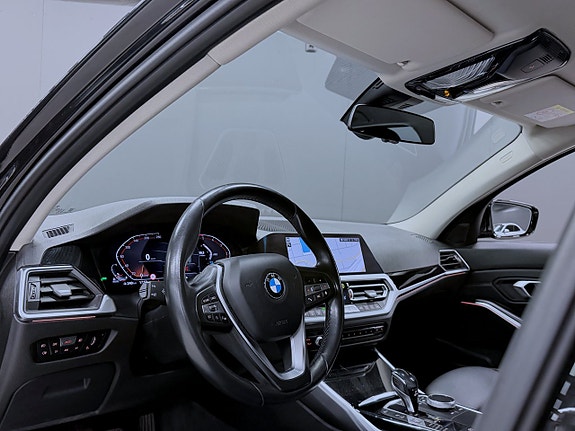BMW 320d 12 of 21