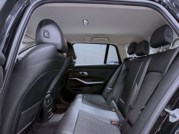 BMW 320d 19 of 21
