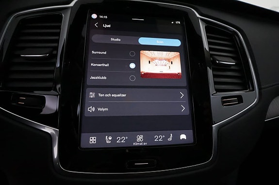 Volvo XC90 16 of 30