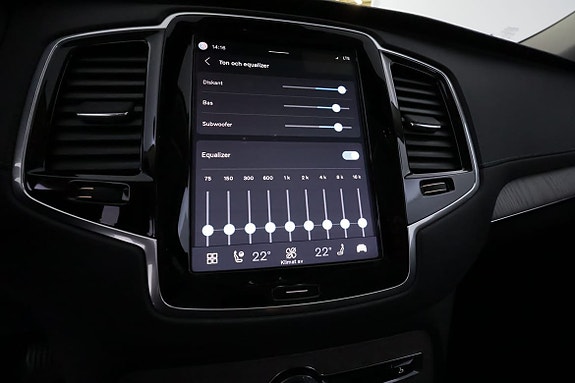 Volvo XC90 17 of 30