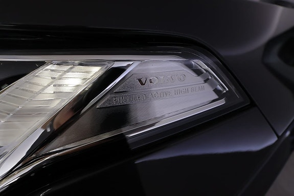 Volvo XC90 11 of 30