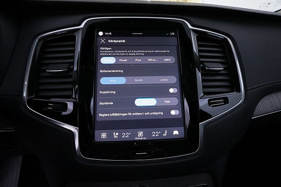 Volvo XC90 18 of 30
