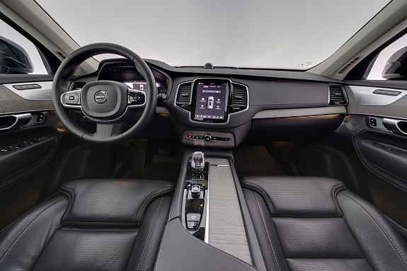Volvo XC90 7 of 30