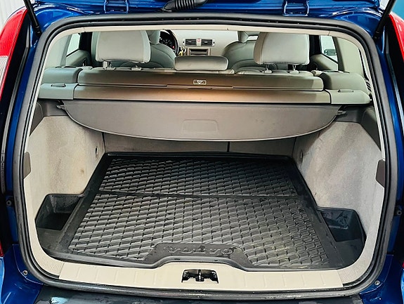 Volvo V50 8 of 22