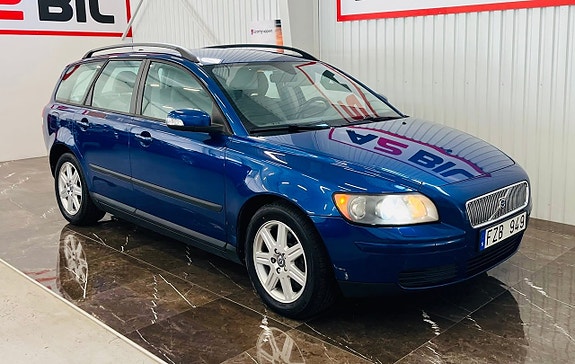 Volvo V50 2 of 22