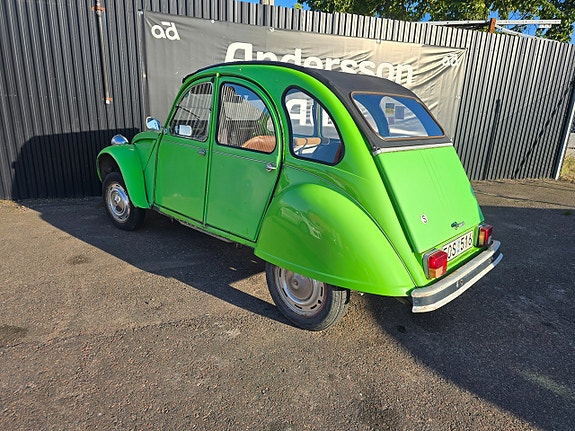 Citroen 2CV 4 of 4